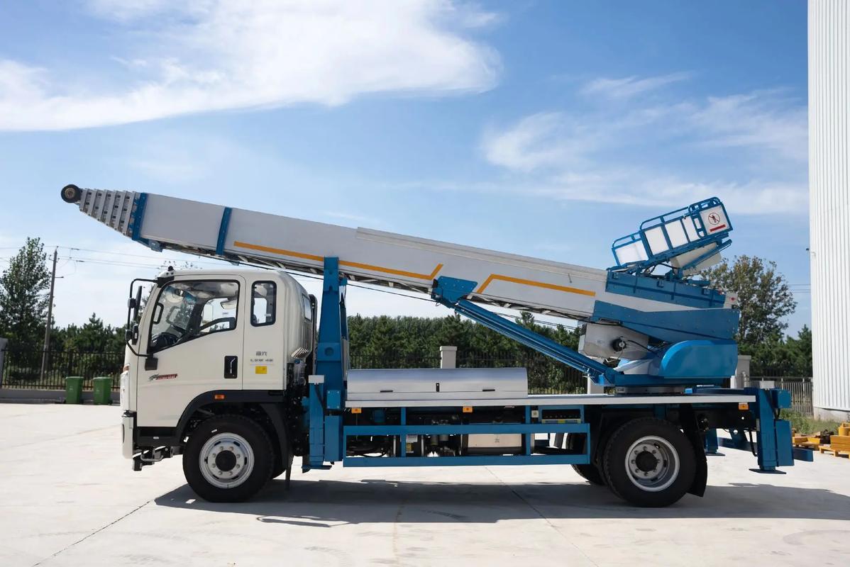 无极县云梯上料车租赁费用