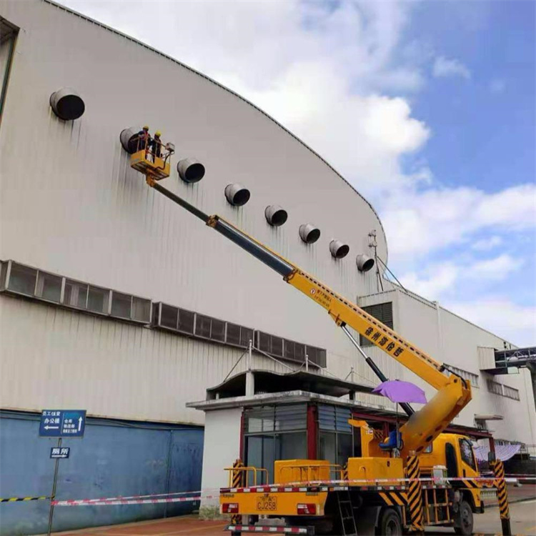 无极县高空作业车出租服务：专业广告牌安装解决方案